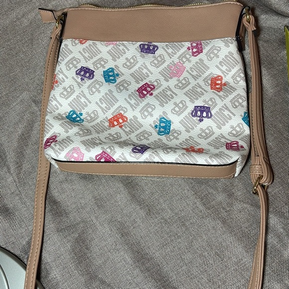 Juicy Couture "Under Lock & Key" White Crossbody Bag - Picture 5 of 7